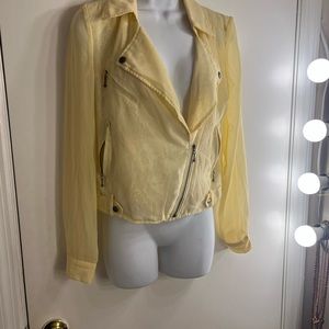GORGEOUS SHEER YELLOW JACKET WITH GOLD ZIPPER DETAIL SZ SMALL